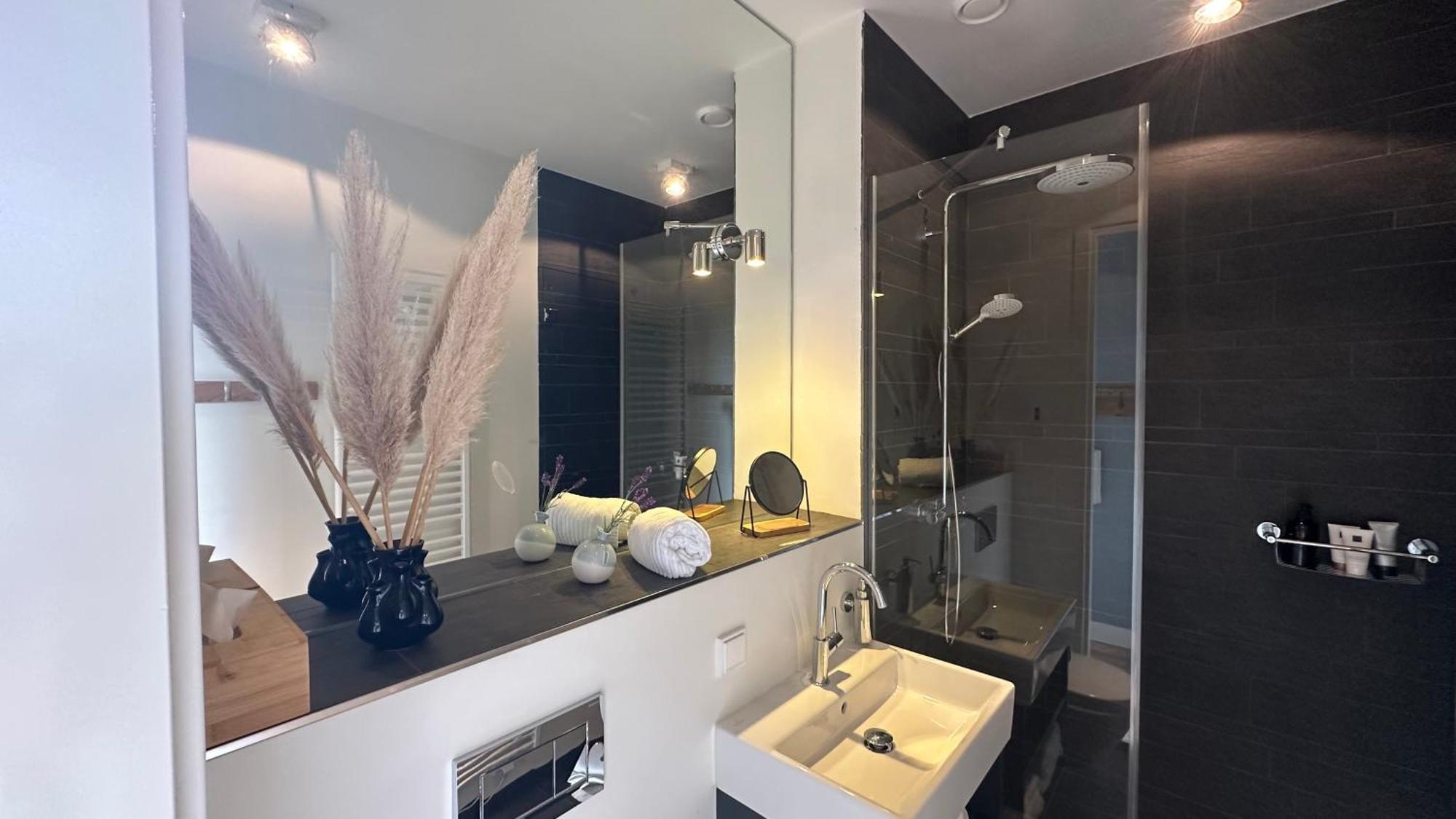 Luxe B&B "In De Schulp", Ontspan En Geniet Van Comfort En Stijl Amstelveen Exteriör bild